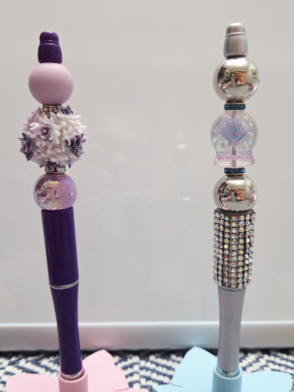 Set of Decorative Pens with Playful Accents In Silver And Purple Glitter